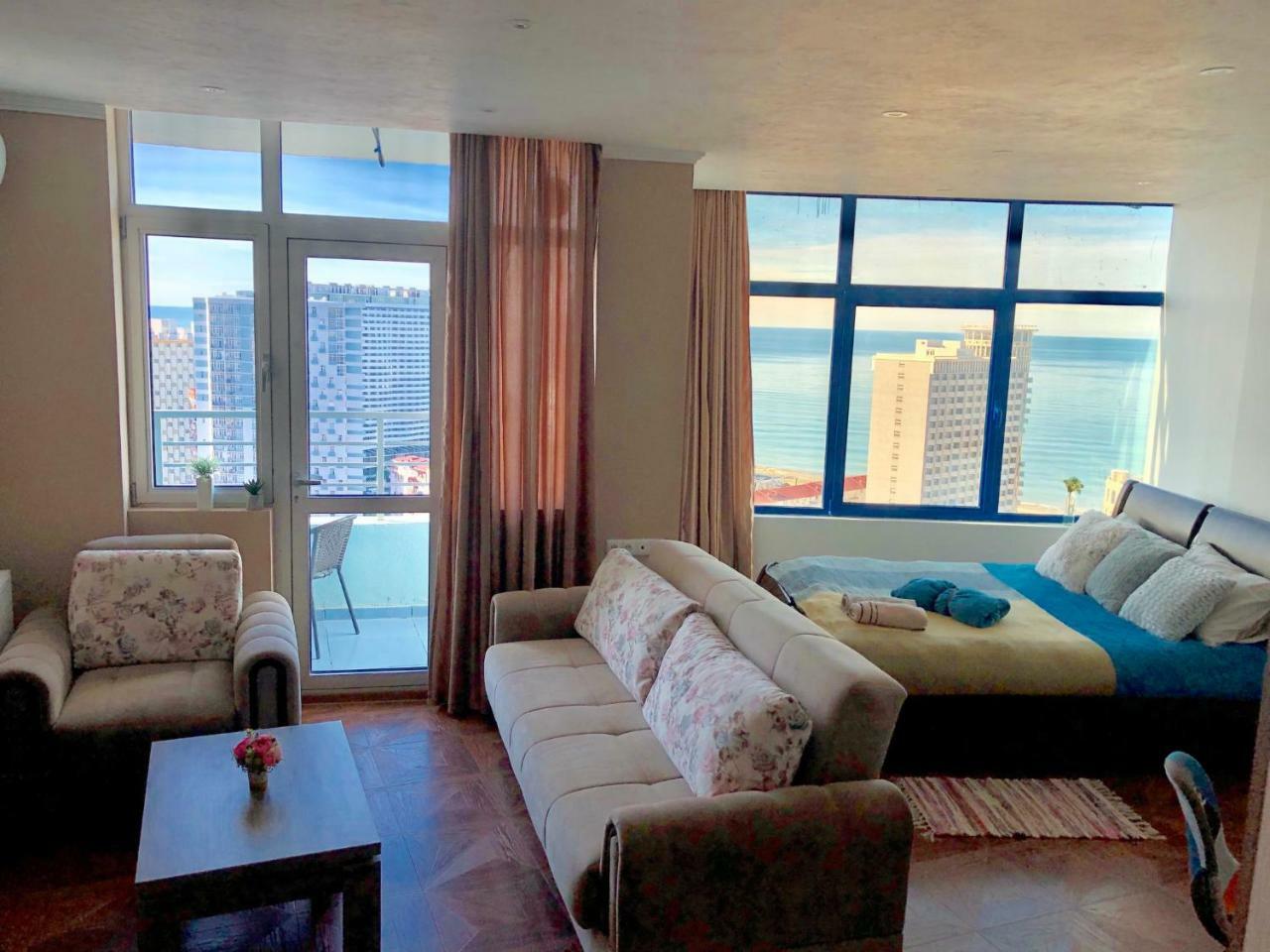 Cozy Bright Apartment With Amazing Sea View 바투미 외부 사진